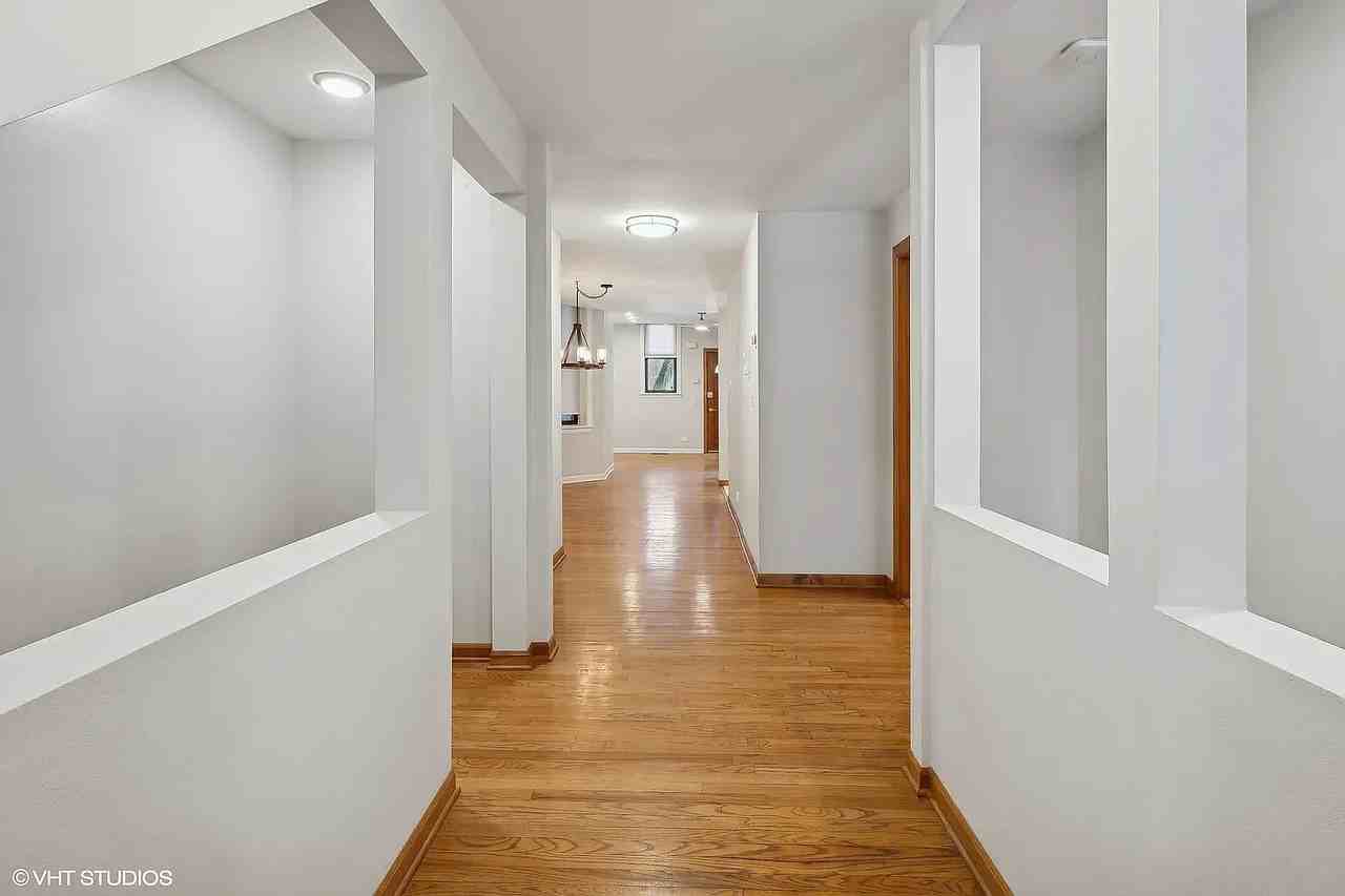 2125 N Clark St #1 - Photo 6 of 39
