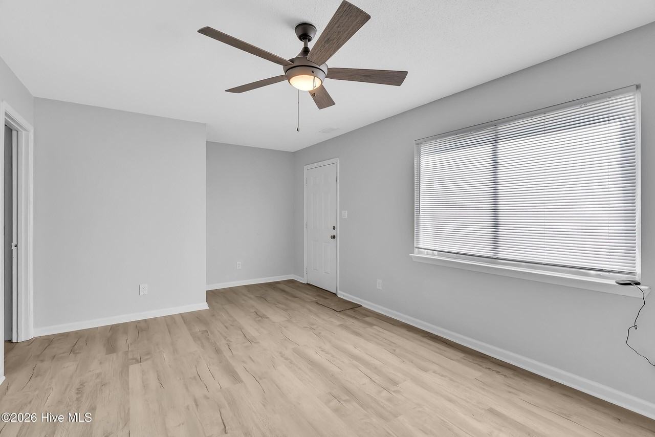 420 Myrtlewood Cir - Photo 4 of 21