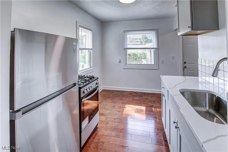 12413 Matherson Ave - Photo 2 of 21