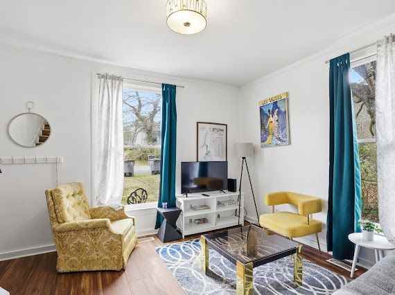 214 Elizabeth Ter - Photo 3 of 15