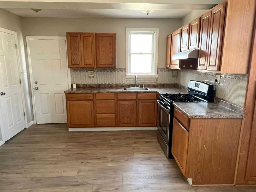 738 S 7th St ##1 - Photo 6 of 17