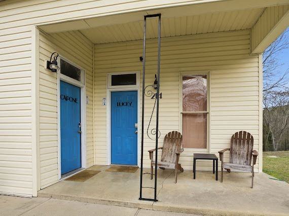 214 Elizabeth Ter - Photo 2 of 11