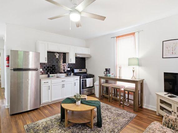 214 Elizabeth Ter - Photo 5 of 11