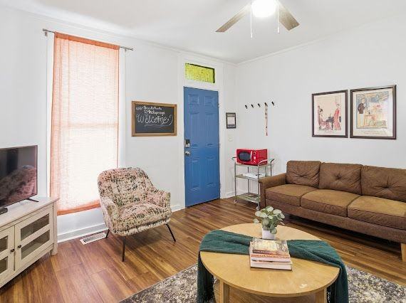 214 Elizabeth Ter - Photo 6 of 11