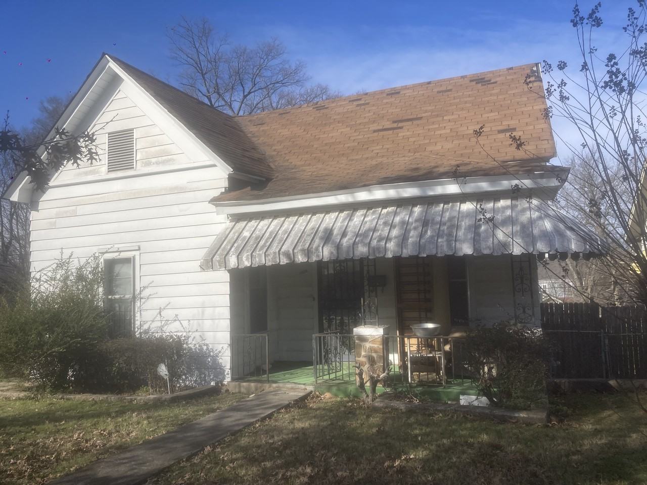 1106 W 21st St #NA - Photo 2 of 9