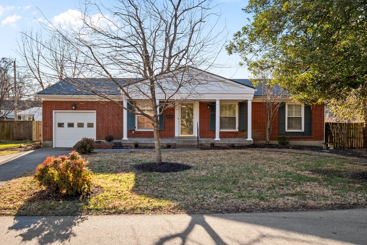 318 Castleview Dr #NA - Photo 2 of 25