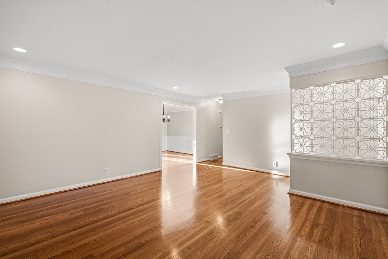 318 Castleview Dr #NA - Photo 6 of 25