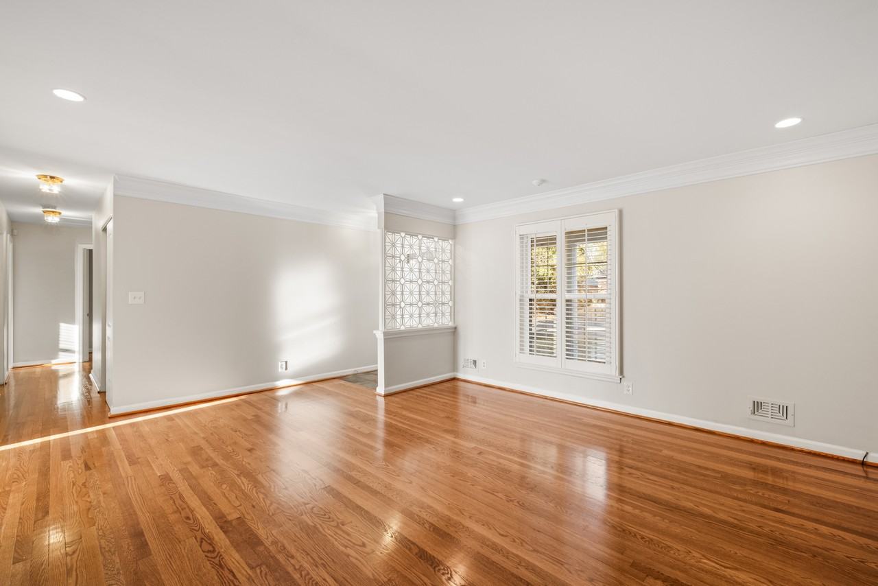 318 Castleview Dr #NA - Photo 7 of 25