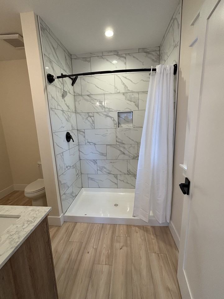 480 Se Reed Market Rd #NA - Photo 3 of 31