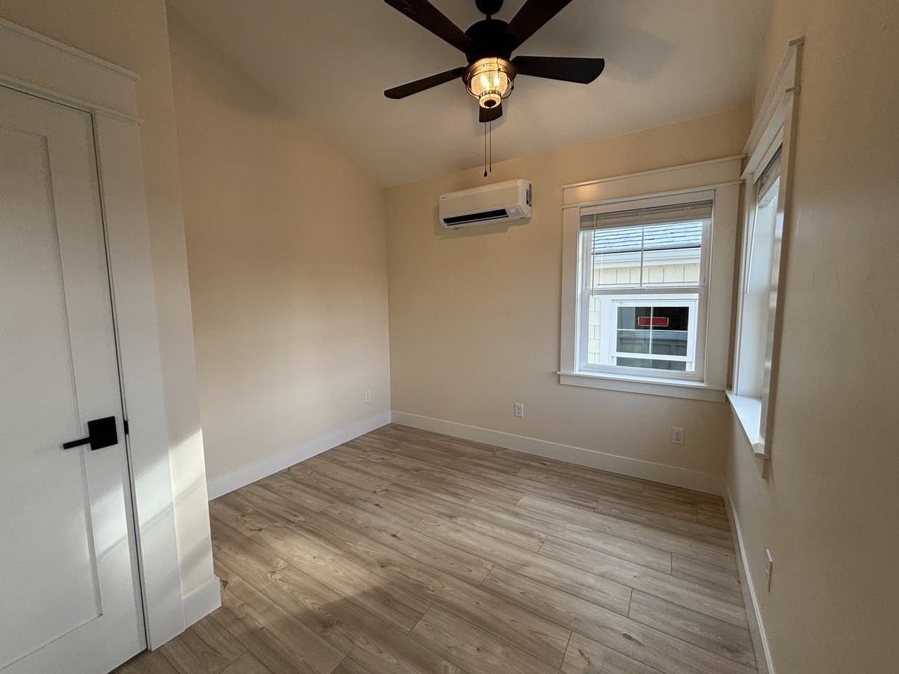 480 Se Reed Market Rd #NA - Photo 5 of 31