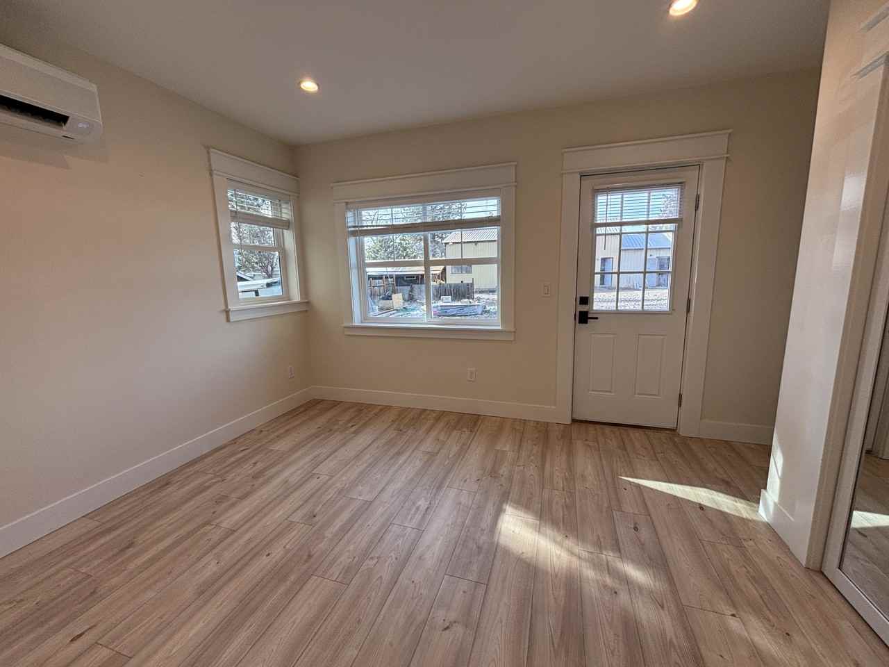 480 Se Reed Market Rd #NA - Photo 7 of 31