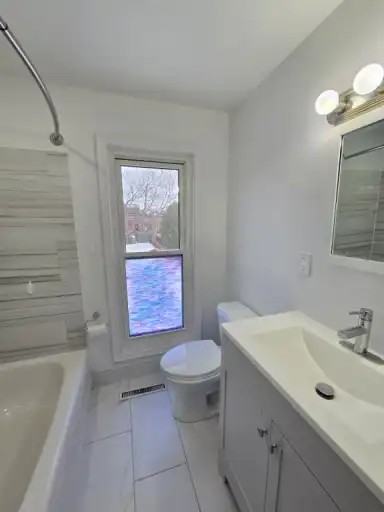 604 Perry St #303 - Photo 7 of 11