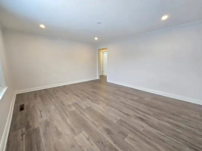 604 Perry St #303 - Photo 4 of 11