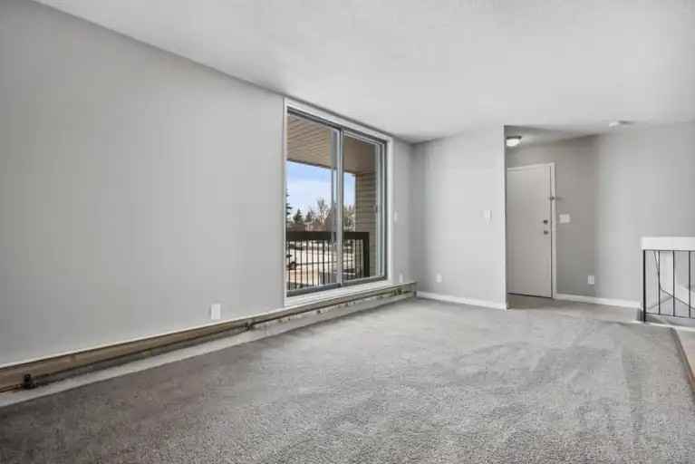 12003 139 Ave Nw - Photo 7 of 22