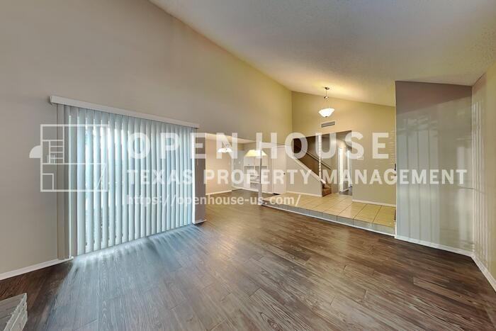 3328 Fontaine St - Photo 4 of 21