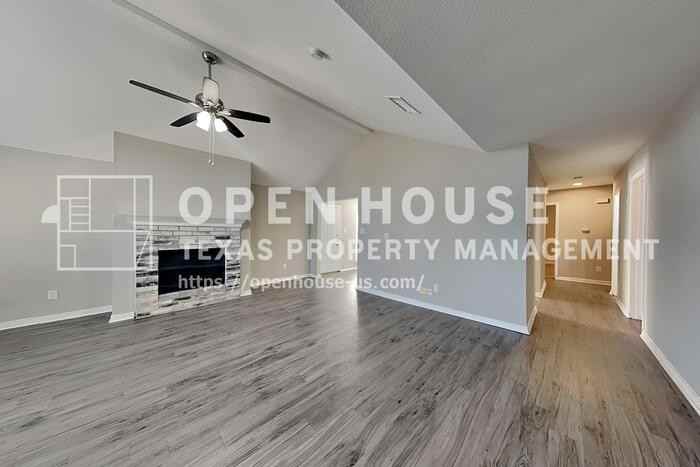 6014 Twin Maple Dr - Photo 4 of 21