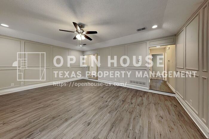 8021 Berrybrook Dr - Photo 6 of 20