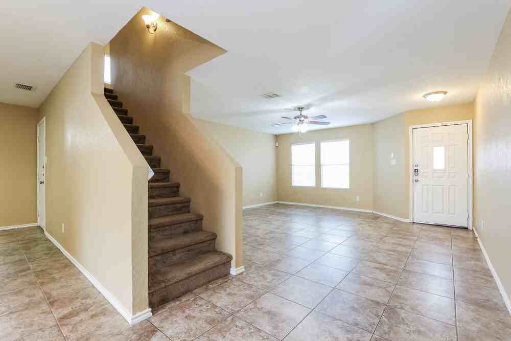 9726 Amber Ledge - Photo 4 of 17