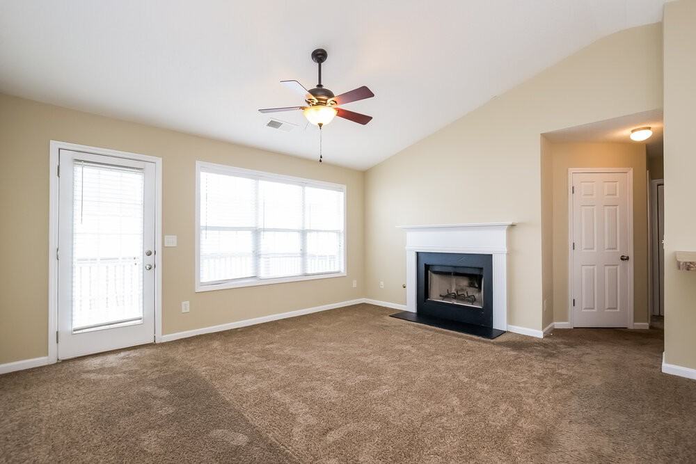 200 Greystone Cir - Photo 4 of 15