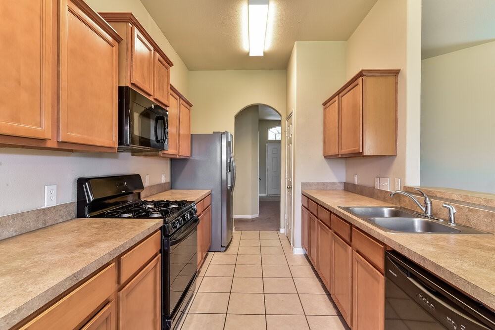 5915 Ranch Riata Ct - Photo 6 of 16