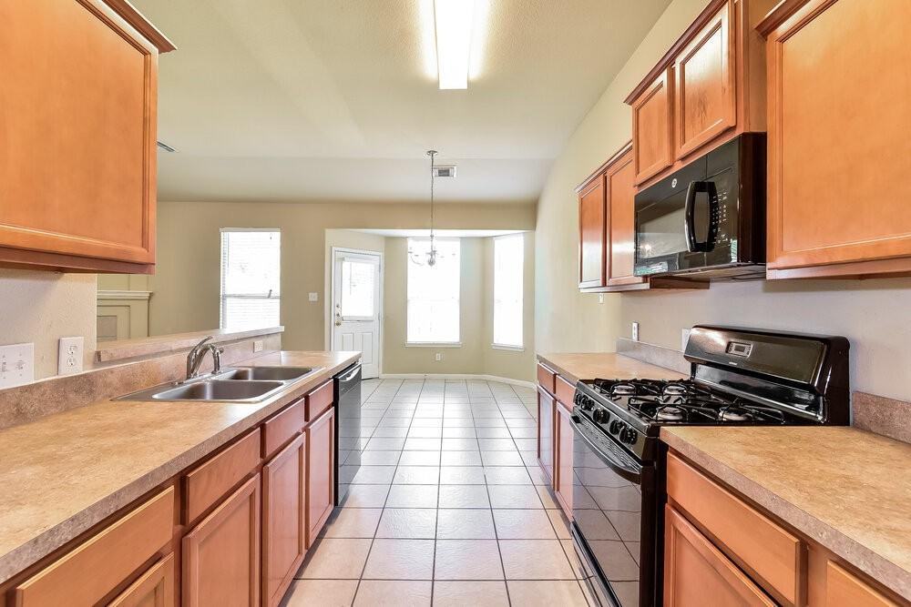 5915 Ranch Riata Ct - Photo 7 of 16