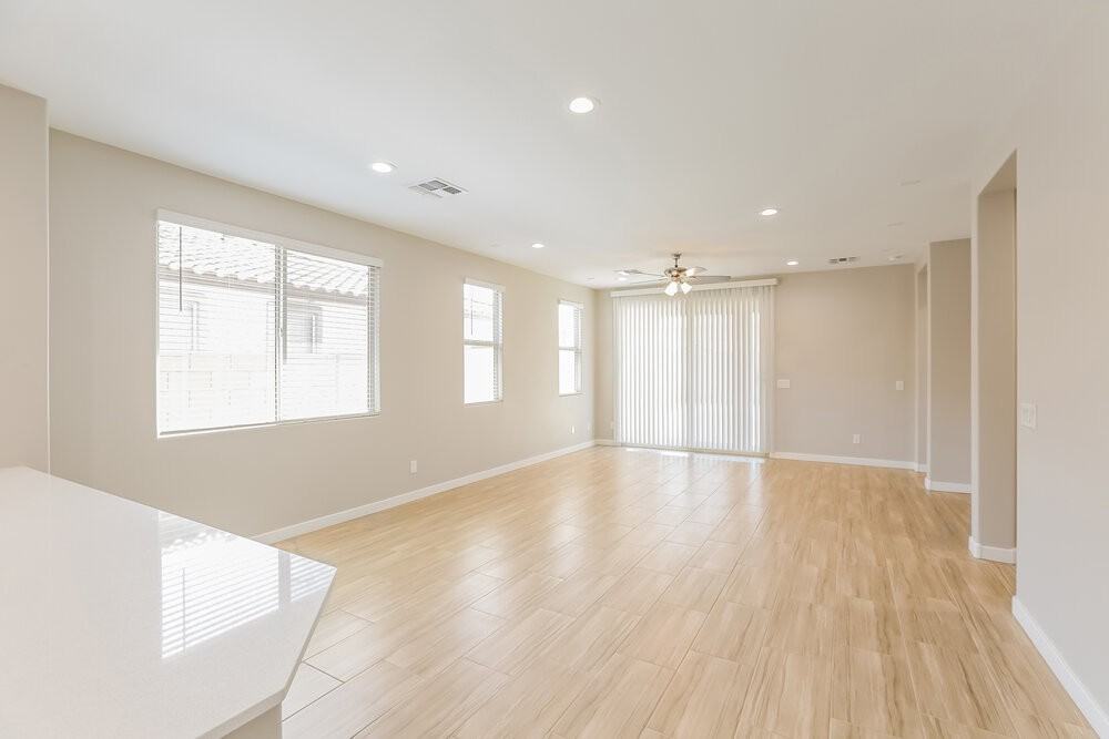 1219 E Glass Ln - Photo 4 of 16