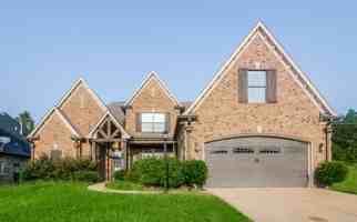 featured image of 65 Ridgefield Dr