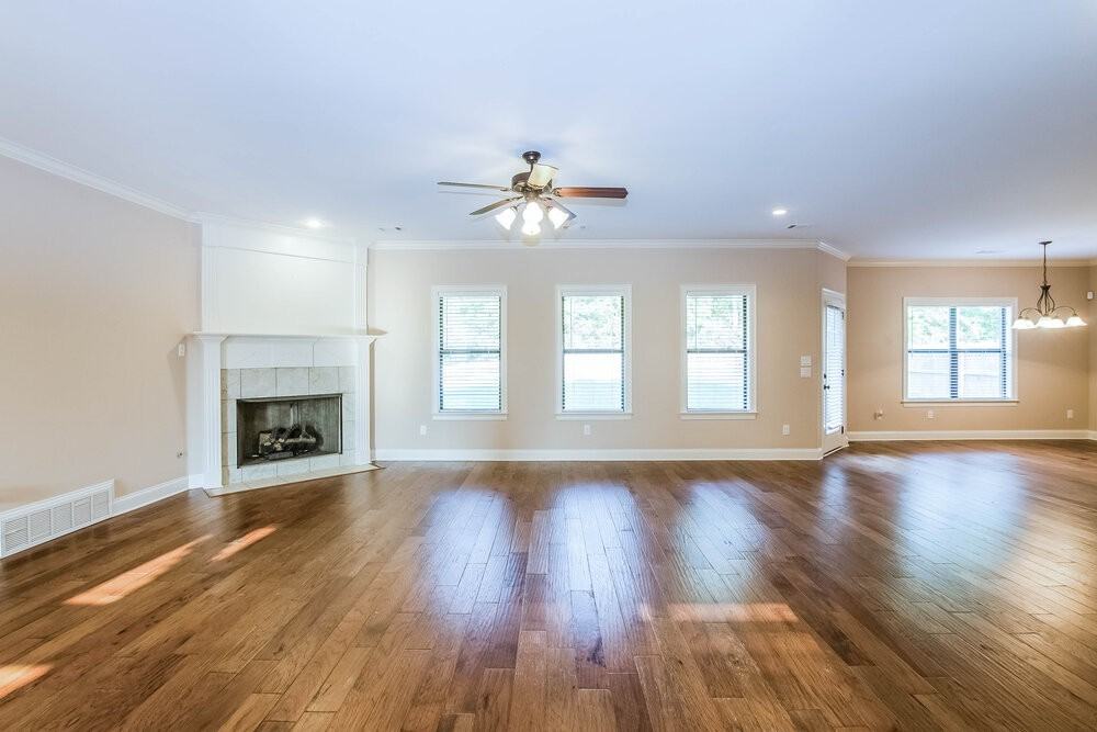 65 Ridgefield Dr - Photo 2 of 17