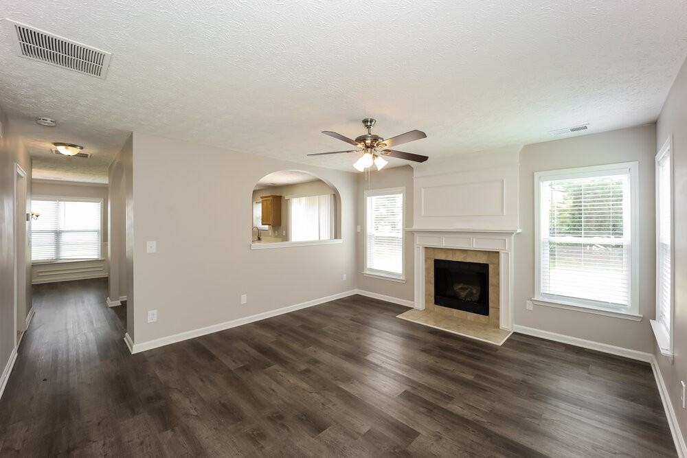 4130 Rockhill Ct - Photo 4 of 17