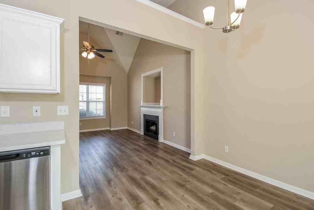 301 Providence Dr - Photo 7 of 16