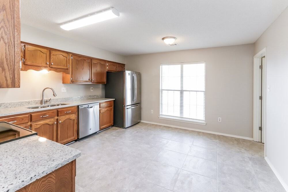 10326 Curtis Dr - Photo 6 of 15