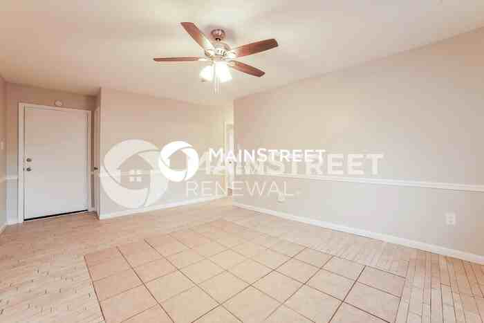 5325 Longwood Cv - Photo 3 of 16