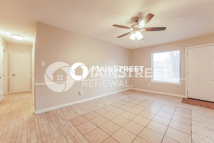 5325 Longwood Cv - Photo 4 of 16