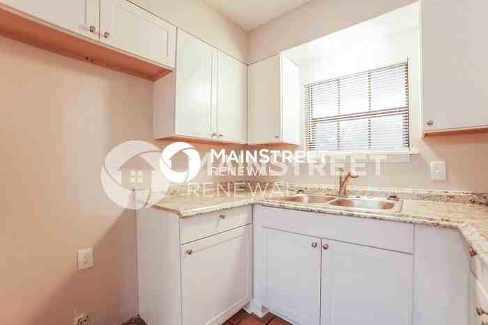 5325 Longwood Cv - Photo 7 of 16