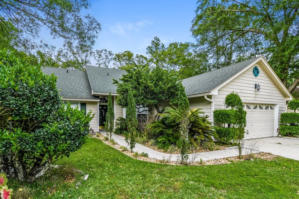 8233 Lakemont Dr - Photo 3 of 16