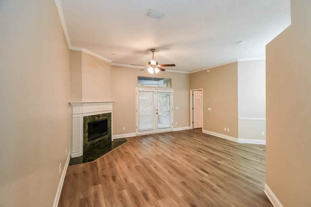 8233 Lakemont Dr - Photo 4 of 16