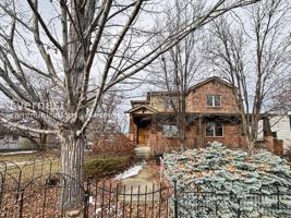 featured image of 2455 S Williams St