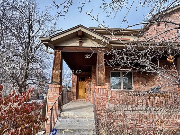 2455 S Williams St - Photo 2 of 36