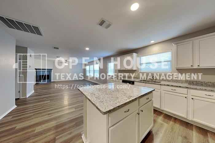 2029 Falls Creek Dr - Photo 6 of 21