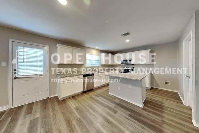 2029 Falls Creek Dr - Photo 7 of 21