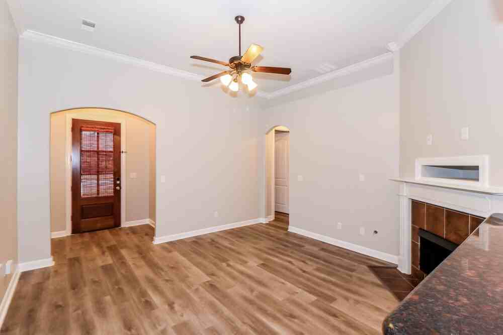 1981 Rochelle Ln - Photo 6 of 16