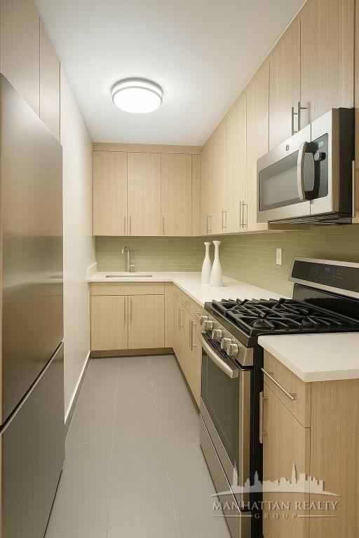 W 53rd St #305 - Photo 2 of 9