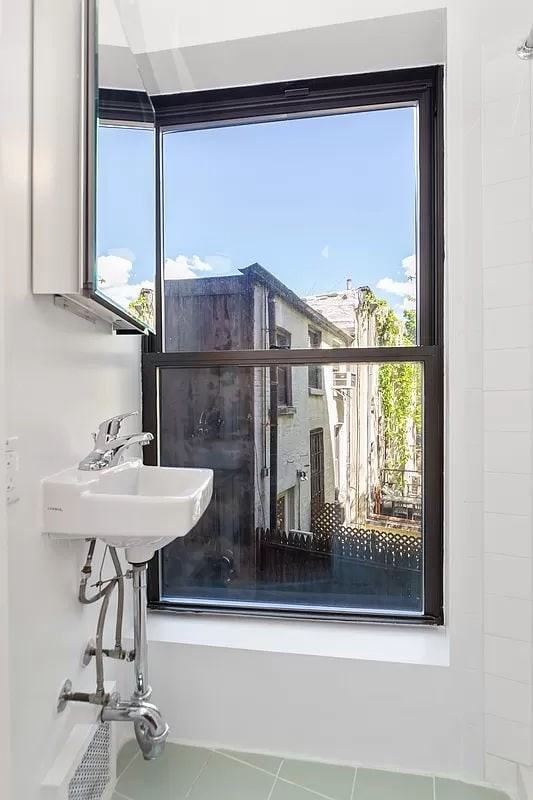 117 Perry St #10 - Photo 4 of 5