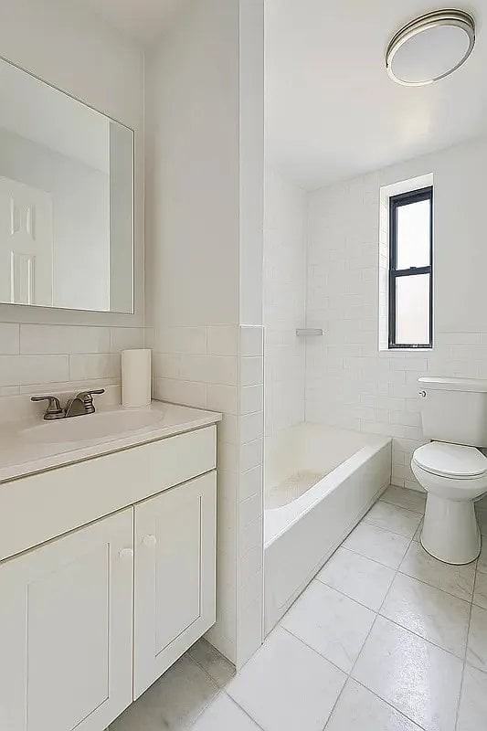 582 Saint Nicholas Ave #404 - Photo 4 of 5