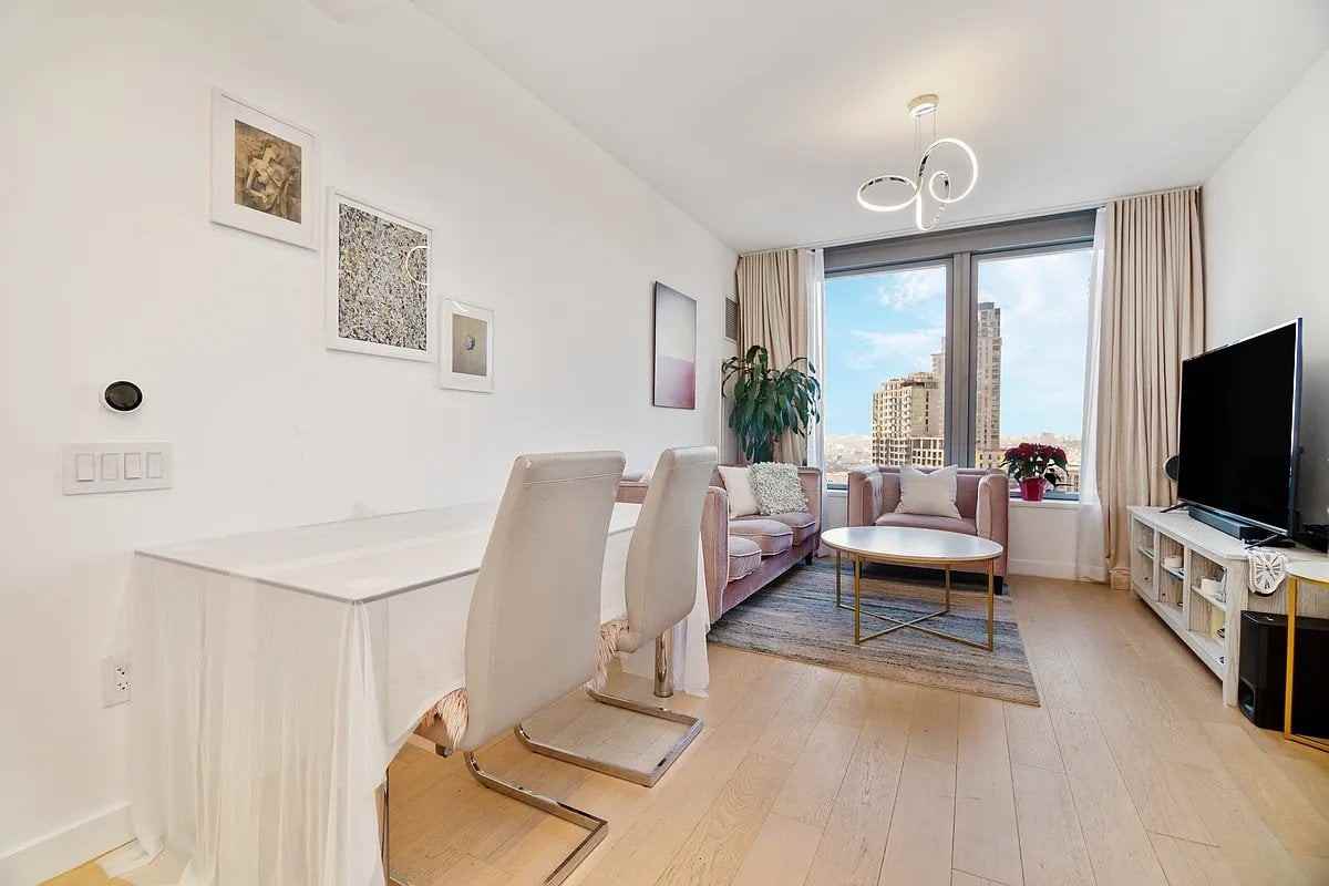 3 Court Sq #1909 - Photo 4 of 6