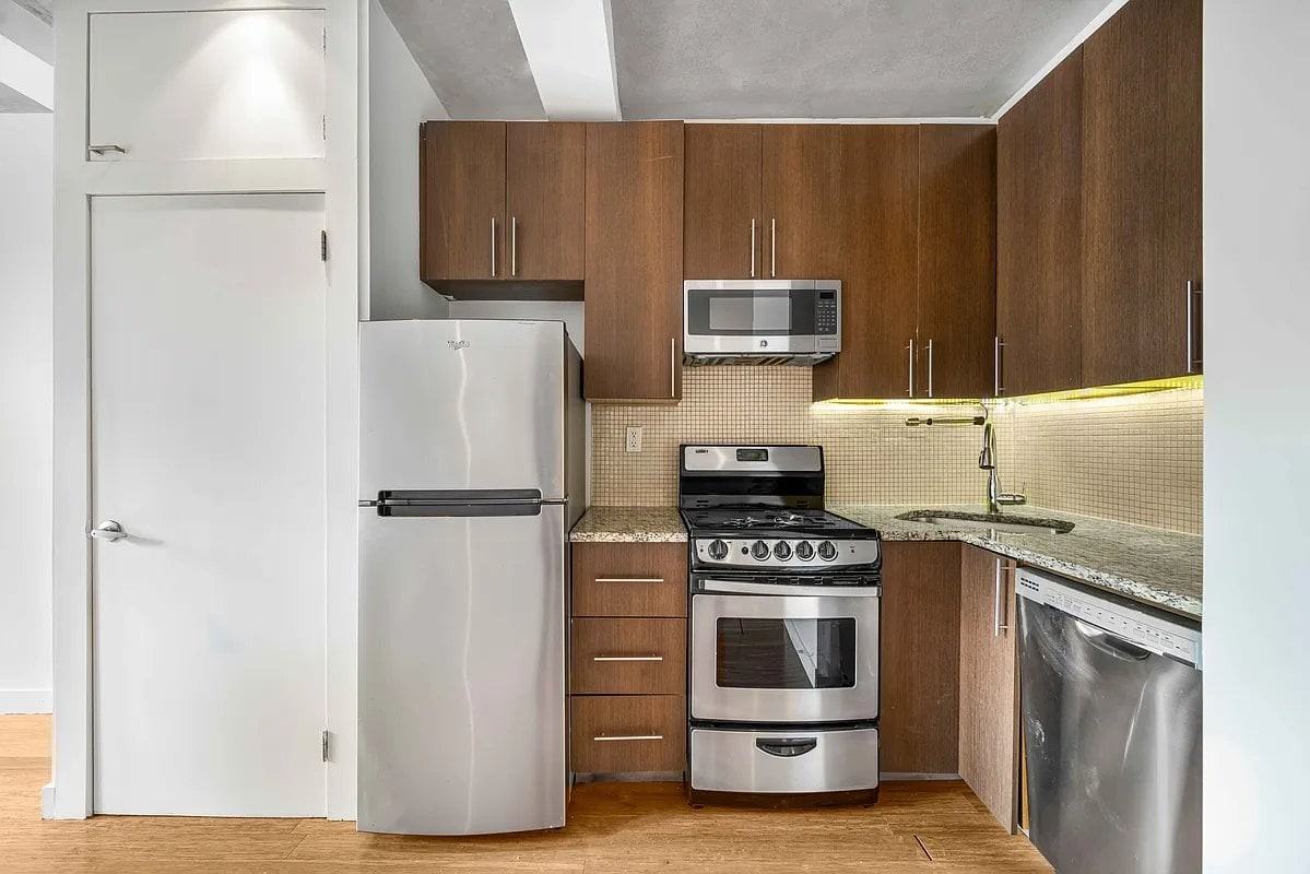 135 Christopher St #2C - Photo 2 of 5