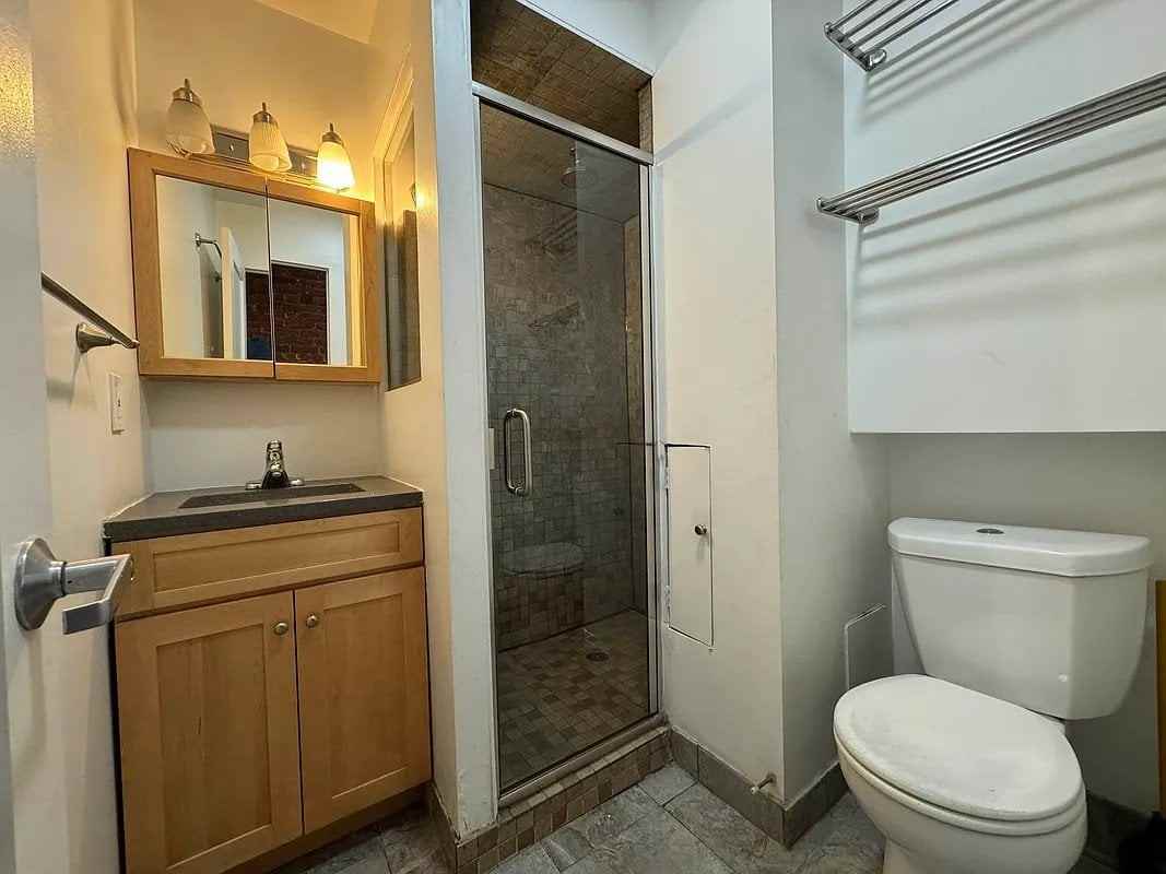 32 Garnet St #4B - Photo 6 of 6