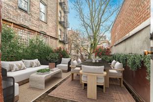 555 Hudson St #TH - Photo 1 of 1