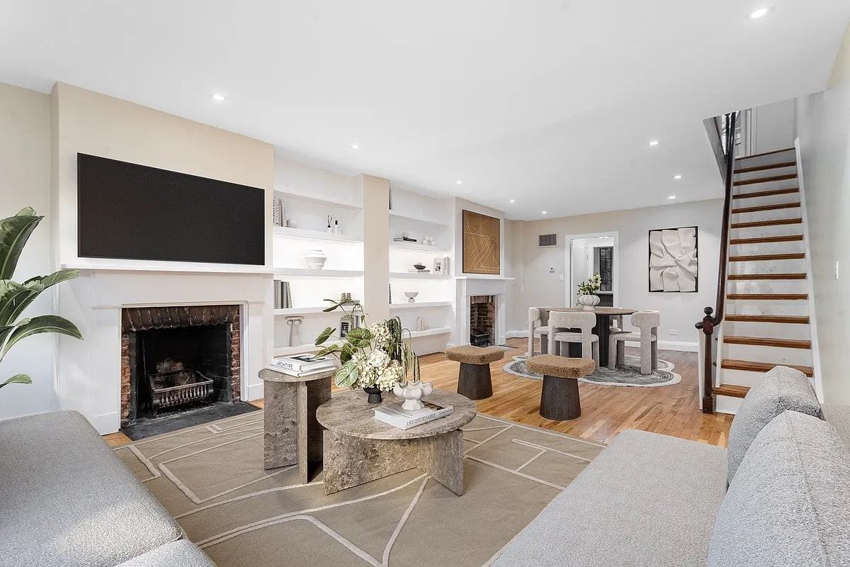 555 Hudson St #TH - Photo 2 of 7