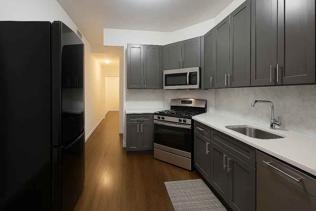 304 W 133rd St #2A - Photo 4 of 4